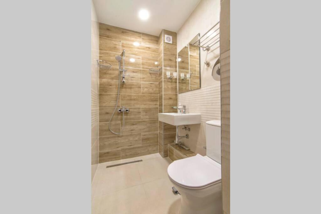 Elegant & Stylish 2 Bedroom Top Central Apartment Софія Екстер'єр фото