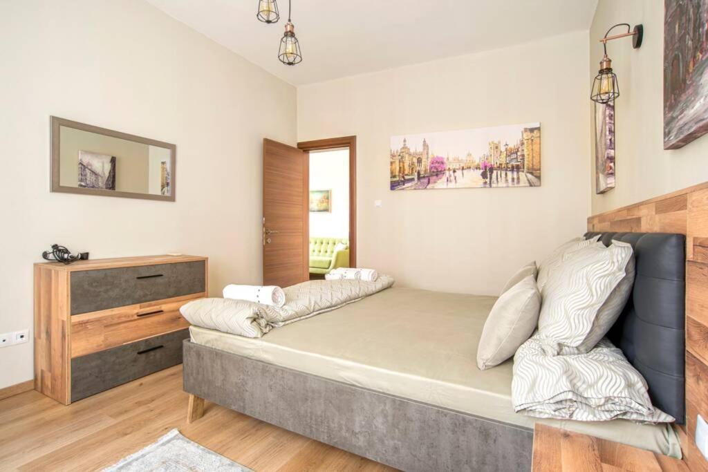 Elegant & Stylish 2 Bedroom Top Central Apartment Софія Екстер'єр фото